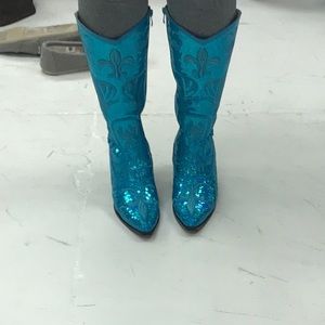 NWOT Helen’s Heart blue boots